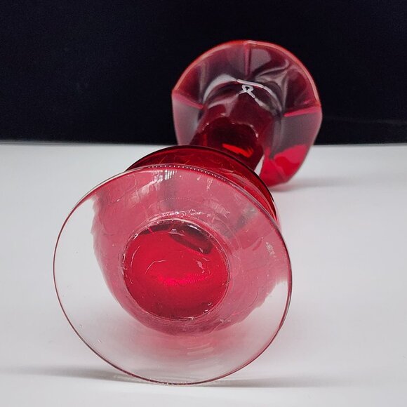 Handcrafted Red Glass Vase With Ruffled Edge & Glowing Effect Under Black Light - Picture 4 of 12